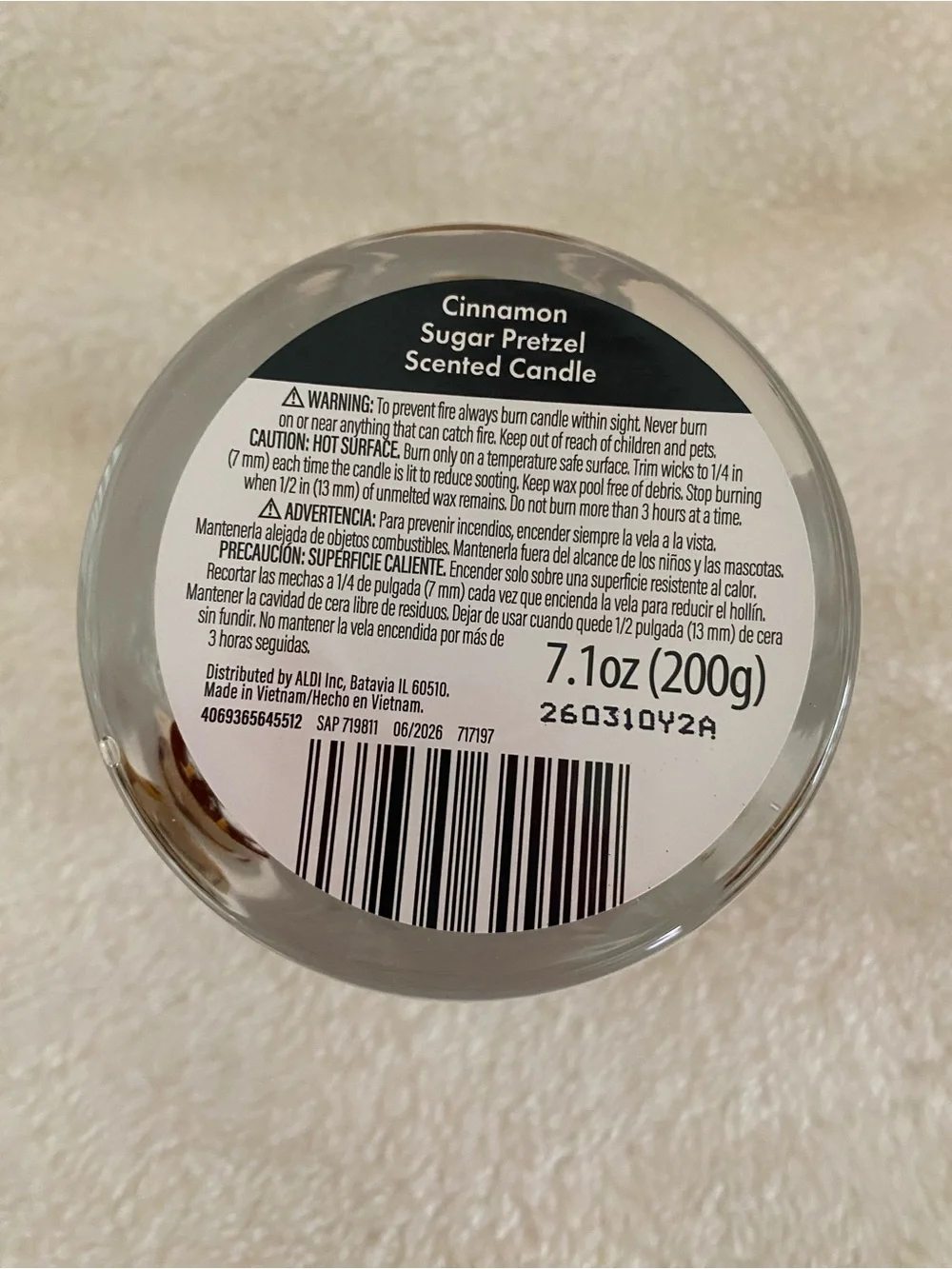 Cinnamon Sugar Pretzel Glass Jar Candle with 3 iconic Pretzel Accent